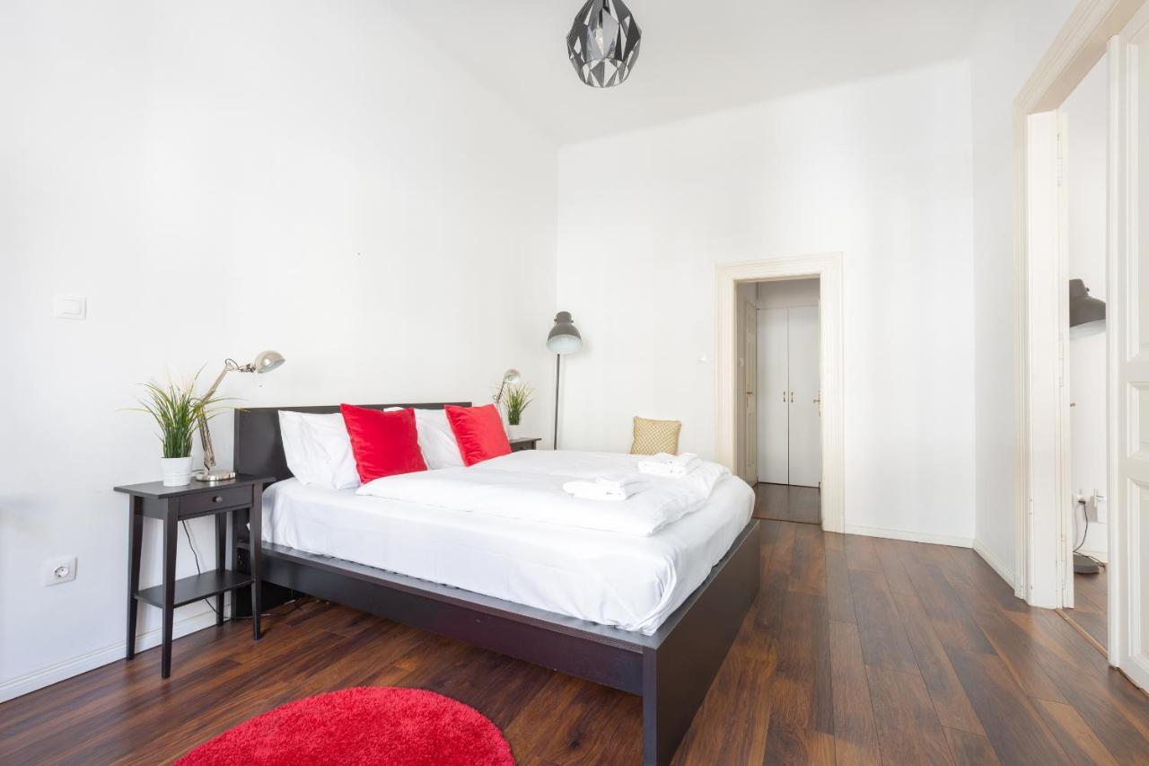 Red Dot One - New Unit In Heart Of Jewish Quarter Apartamento Budapeste Exterior foto